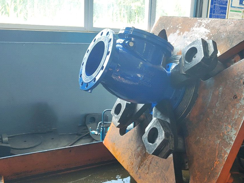 旋啟式止回閥打壓測(cè)試中